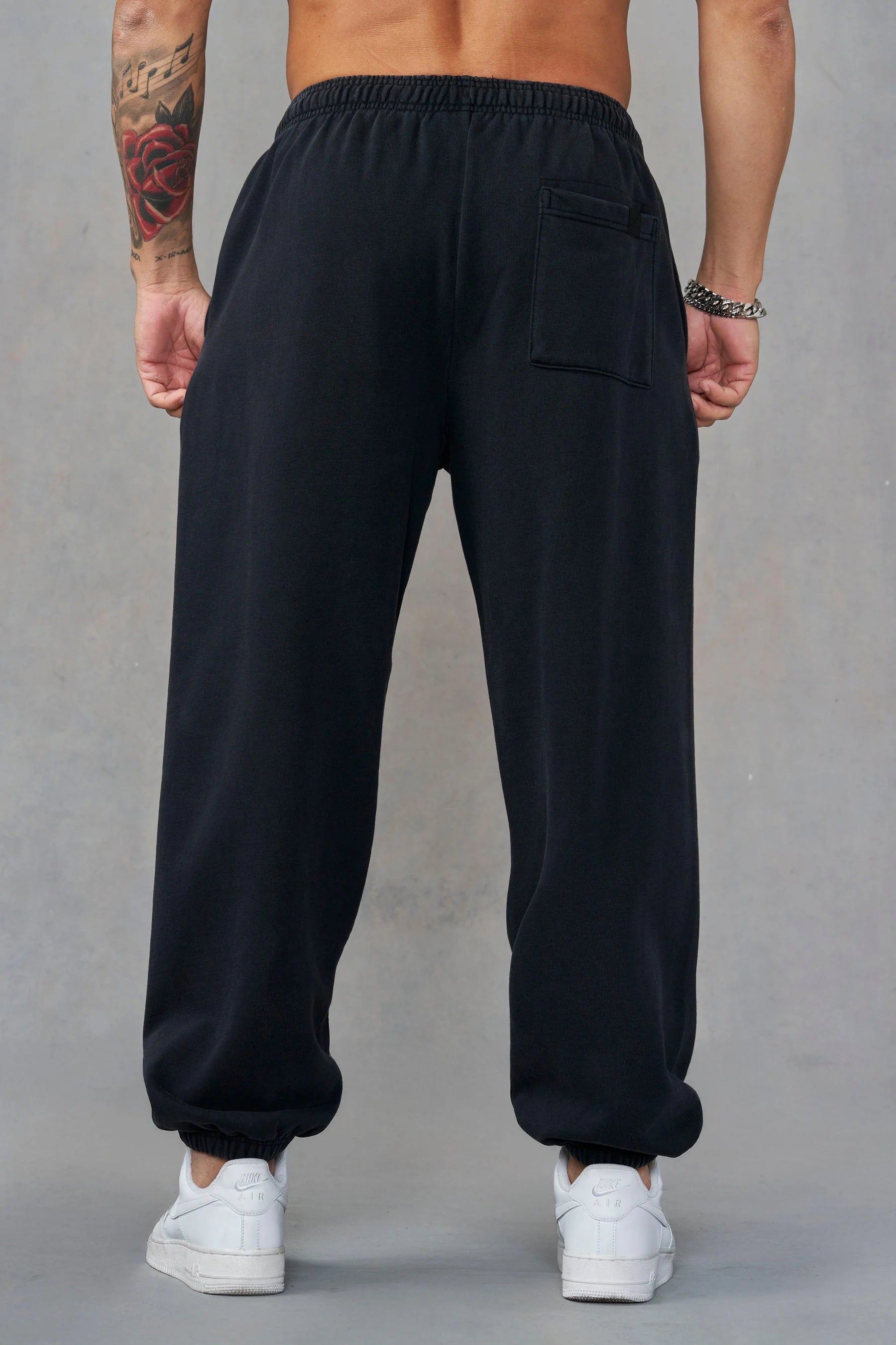 THROWBACK BAGGY JOGGERS BLACK